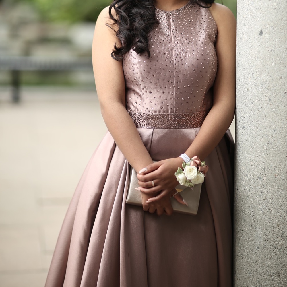 Prom Dress! - Picture 2 of 2